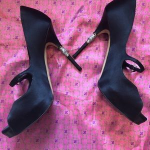 Authentic Gucci Satin Pumps